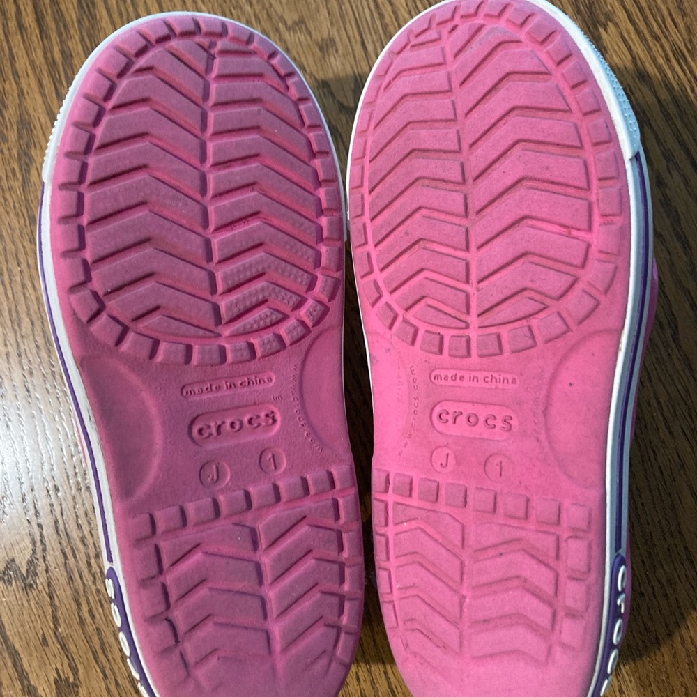 CROCS Pink Sandals with Adjustable Straps and Ventilation - Picture 3 of 3